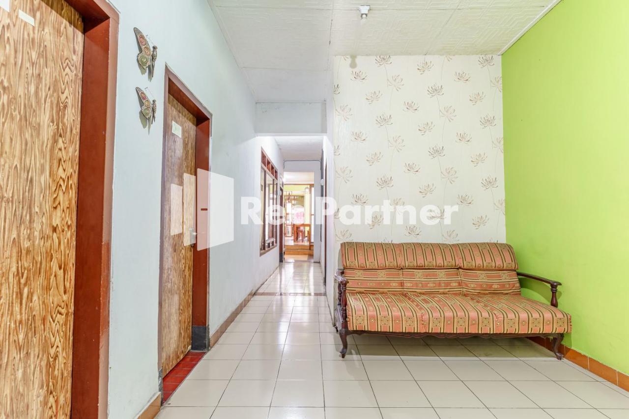Nafisa Homestay Syariah Near Jatim Park 3 Batu Mitra Reddoorz Malang Exteriér fotografie